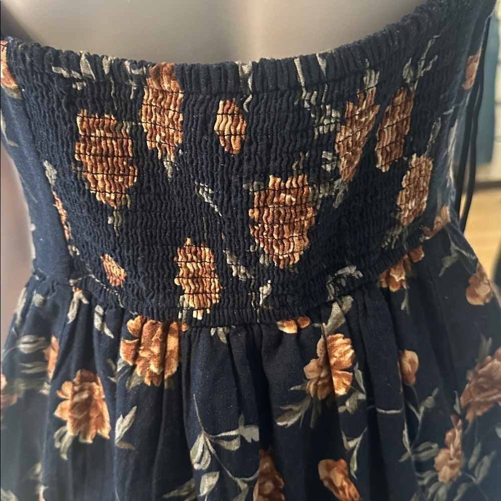 Abercrombie floral navy dress with gold/brown flowers - Picture 4 of 5